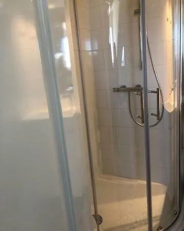 לינה וארוחת בוקר Jade's Sleep Boutique *